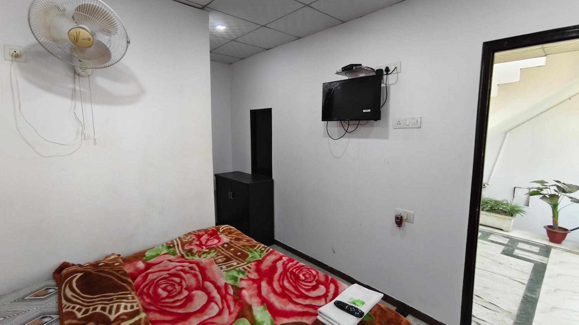 Rajdhani Guest House Faridabad Exterior foto